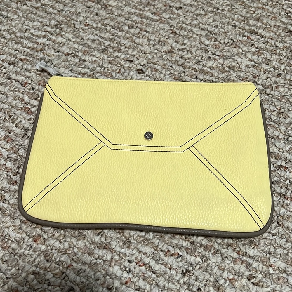 Jewell Zip Bag New Yellow Faux Leather Summer Clutch Thirty-One